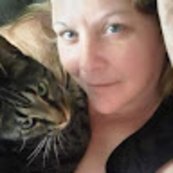 Meet your Posher, Jennifer - Picture 1 of 1